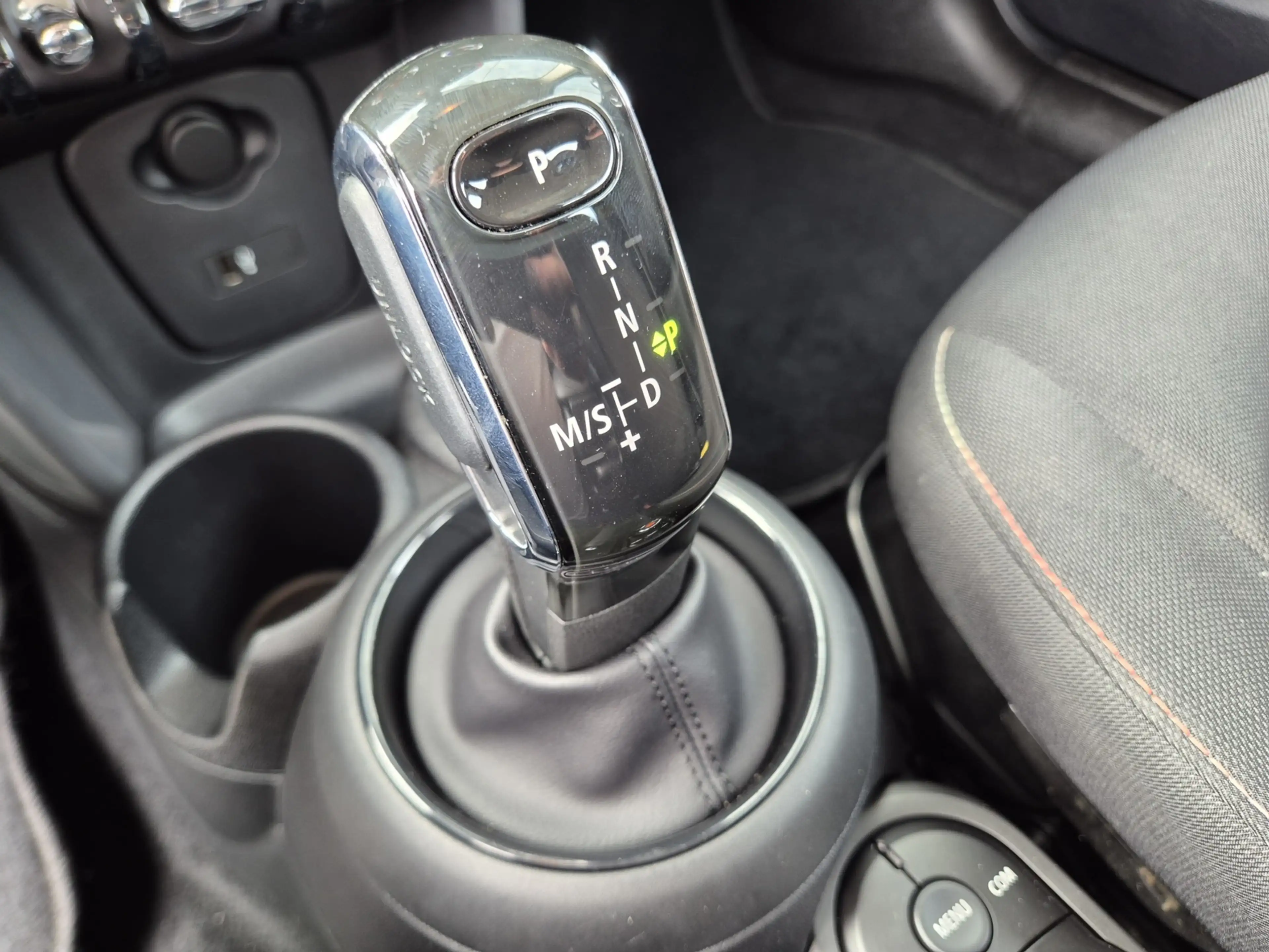 MINI One 1.5 5-deurs, NAP, 17 inch, PDC, Climate Control — photo 4
