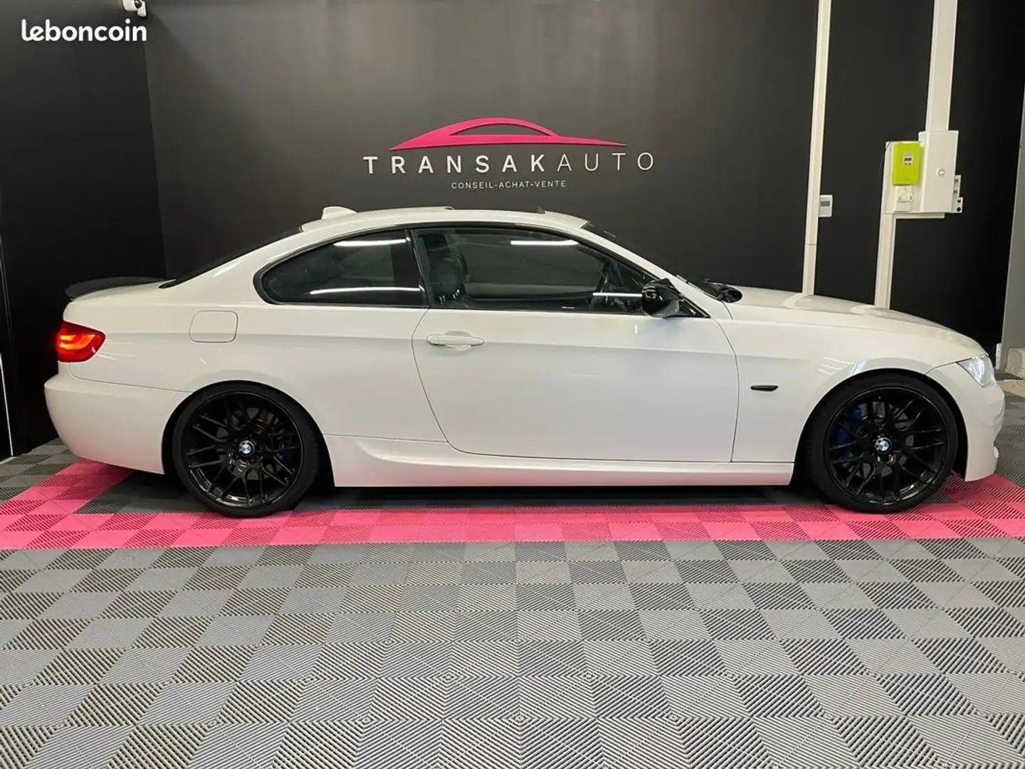 BMW 335 SERIE COUPE E92 335i xDrive 306ch Sport Design Steptronic TOIT OUVRANT SUIVI COMPLET Blanc - 2