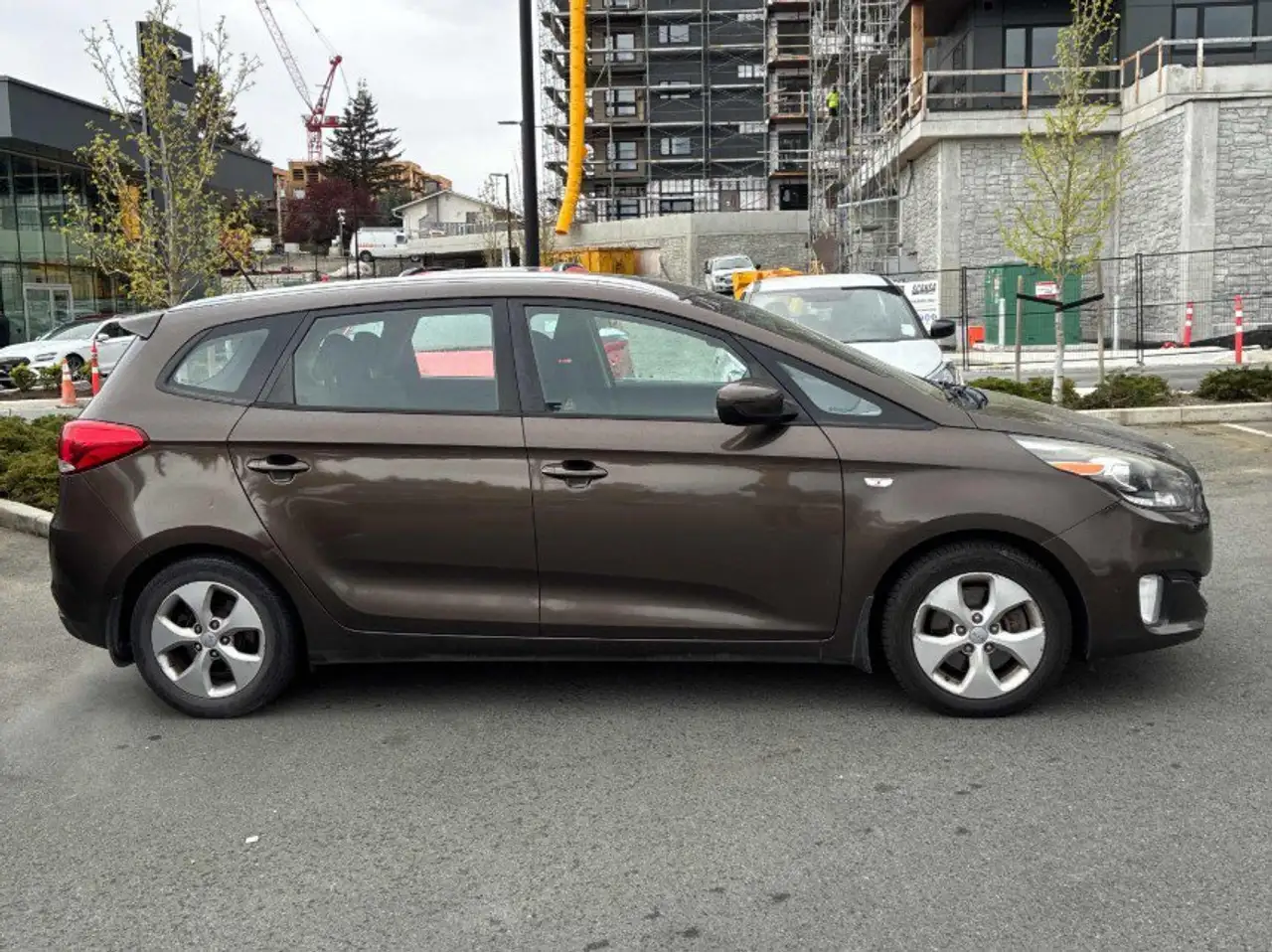 Kia Rondo снимка Kia Rondo