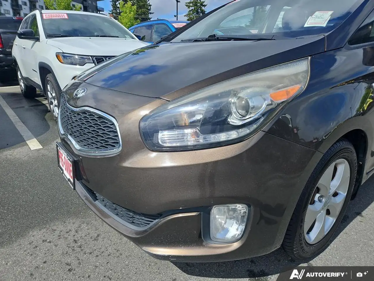 Kia Rondo снимка Kia Rondo