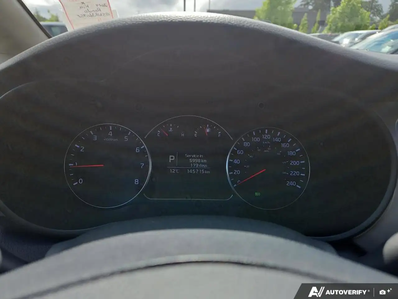 Kia Rondo снимка Kia Rondo