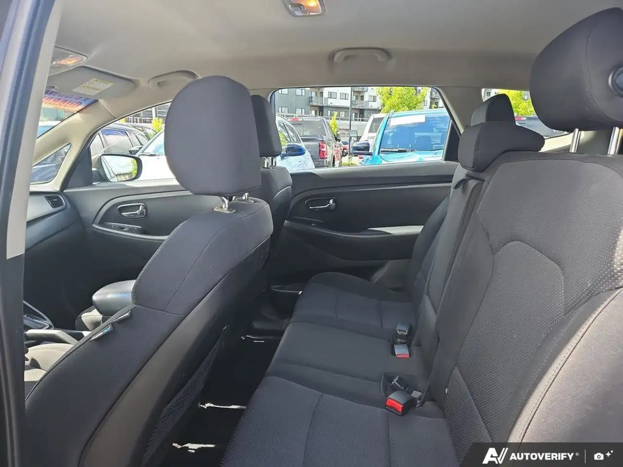 Kia Rondo снимка Kia Rondo