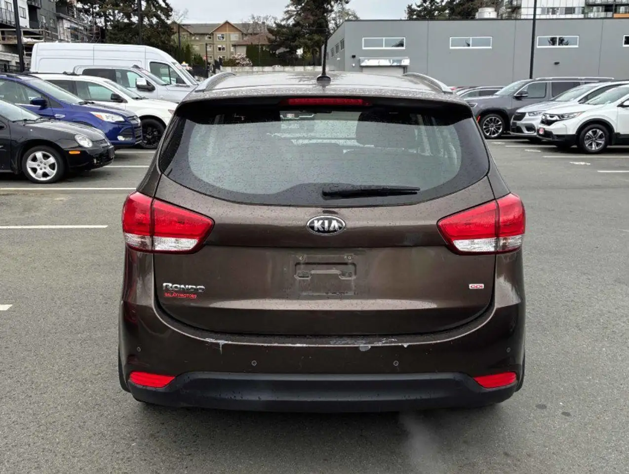 Kia Rondo снимка Kia Rondo