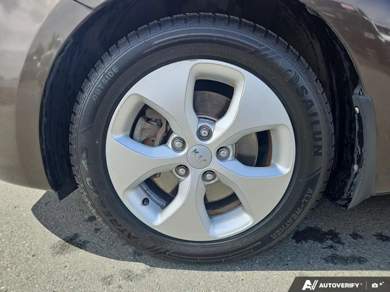 Kia Rondo снимка Kia Rondo
