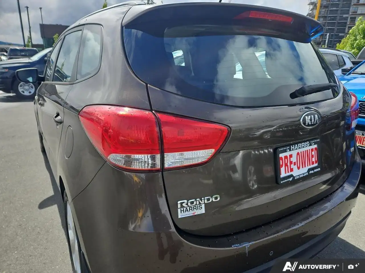 Kia Rondo снимка Kia Rondo