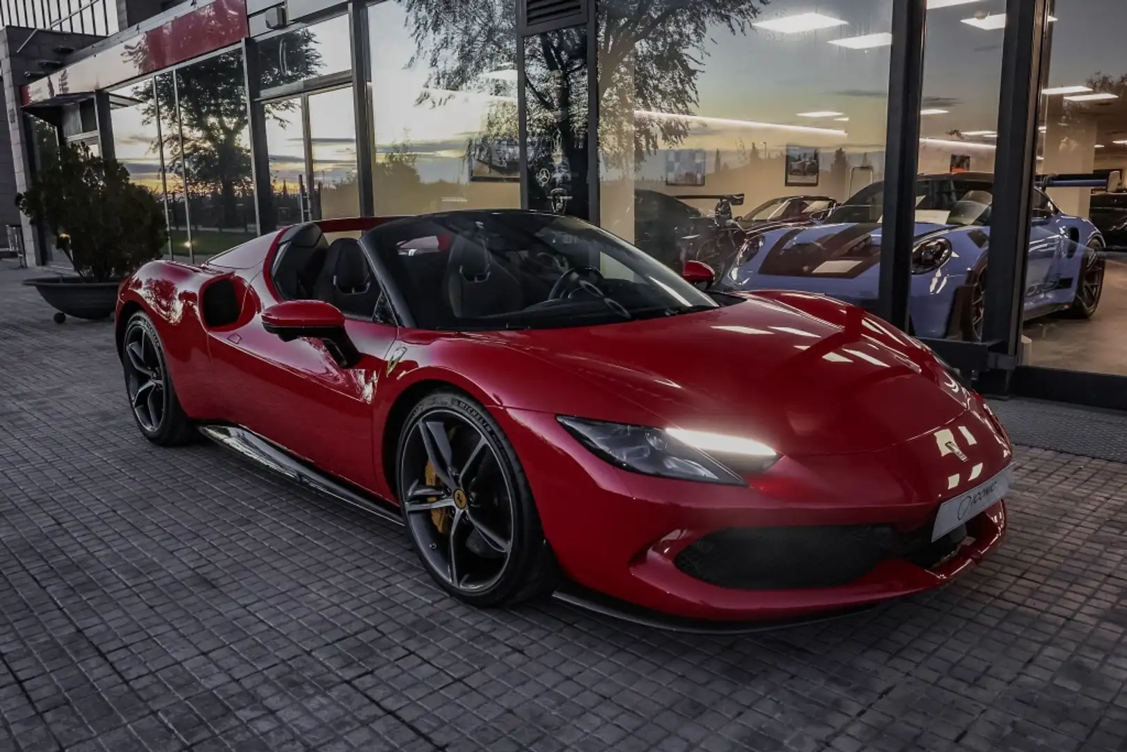 Ferrari 296 GTS Rojo - 2