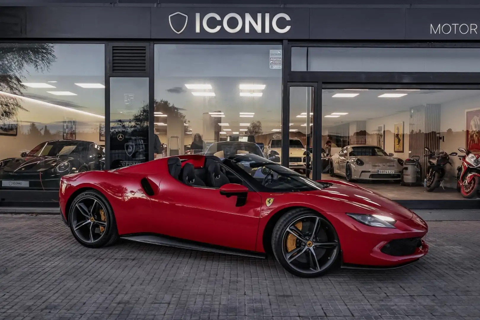 Ferrari 296 GTS Rojo - 1
