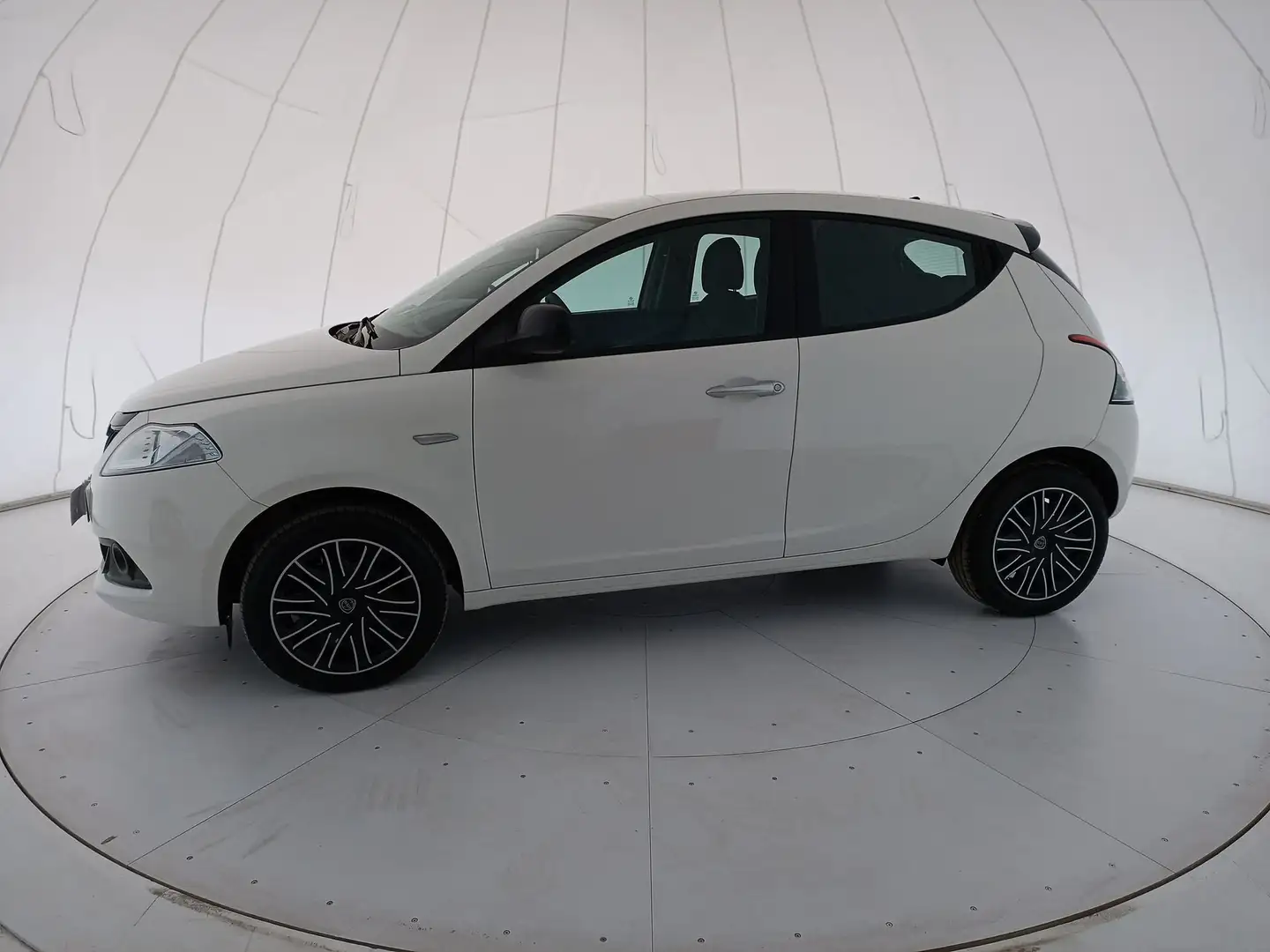 Lancia Ypsilon III 2021 1.0 firefly hybrid Oro s&s 70cv Weiß - 2