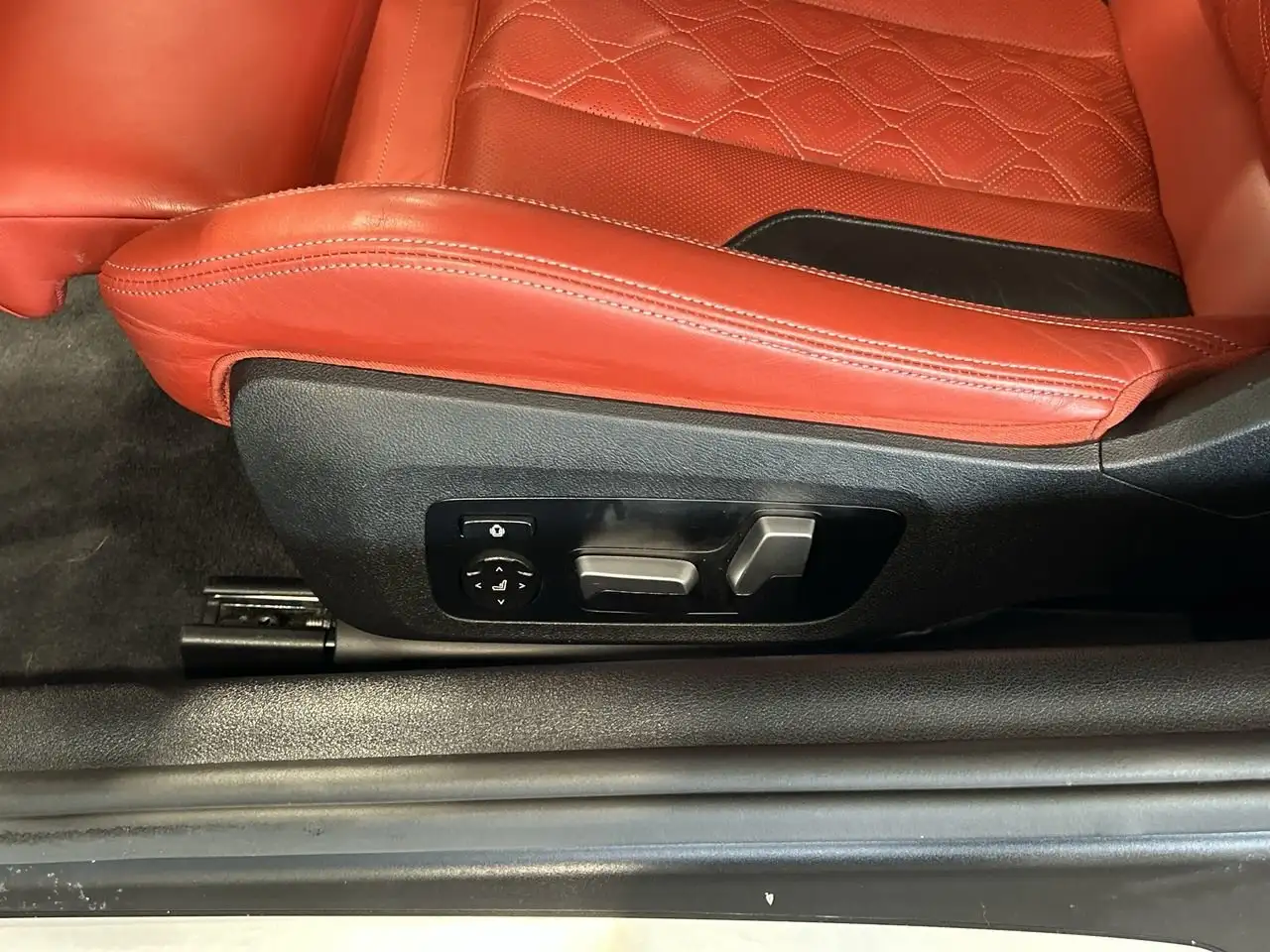 BMW M8 снимка BMW M8