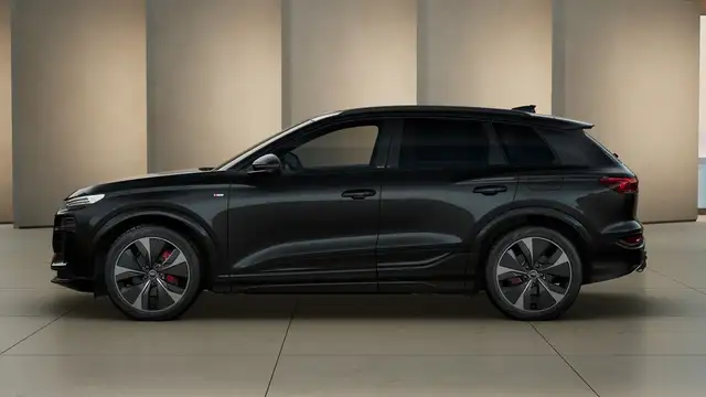 Audi E-Tron view 3