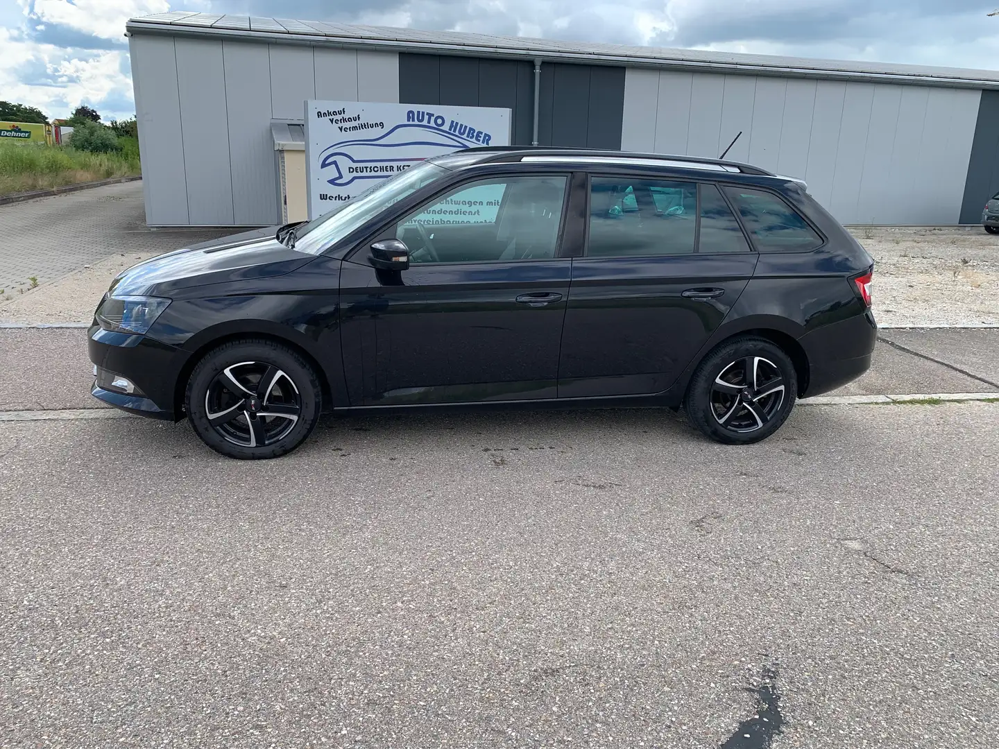 Skoda Fabia 1.2 TSI Ambition | TÜV NEU | SERVICE NEU Zwart - 1