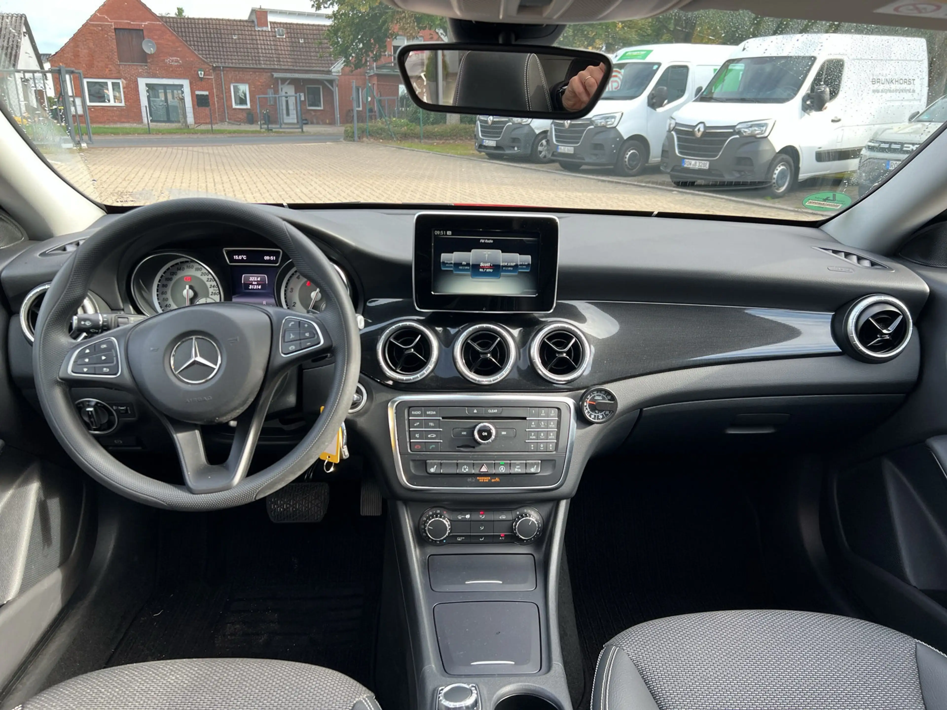 Mercedes-Benz CL A Shooting Brake 180 7G-DCT AHK+RFK+SHZ — photo 6