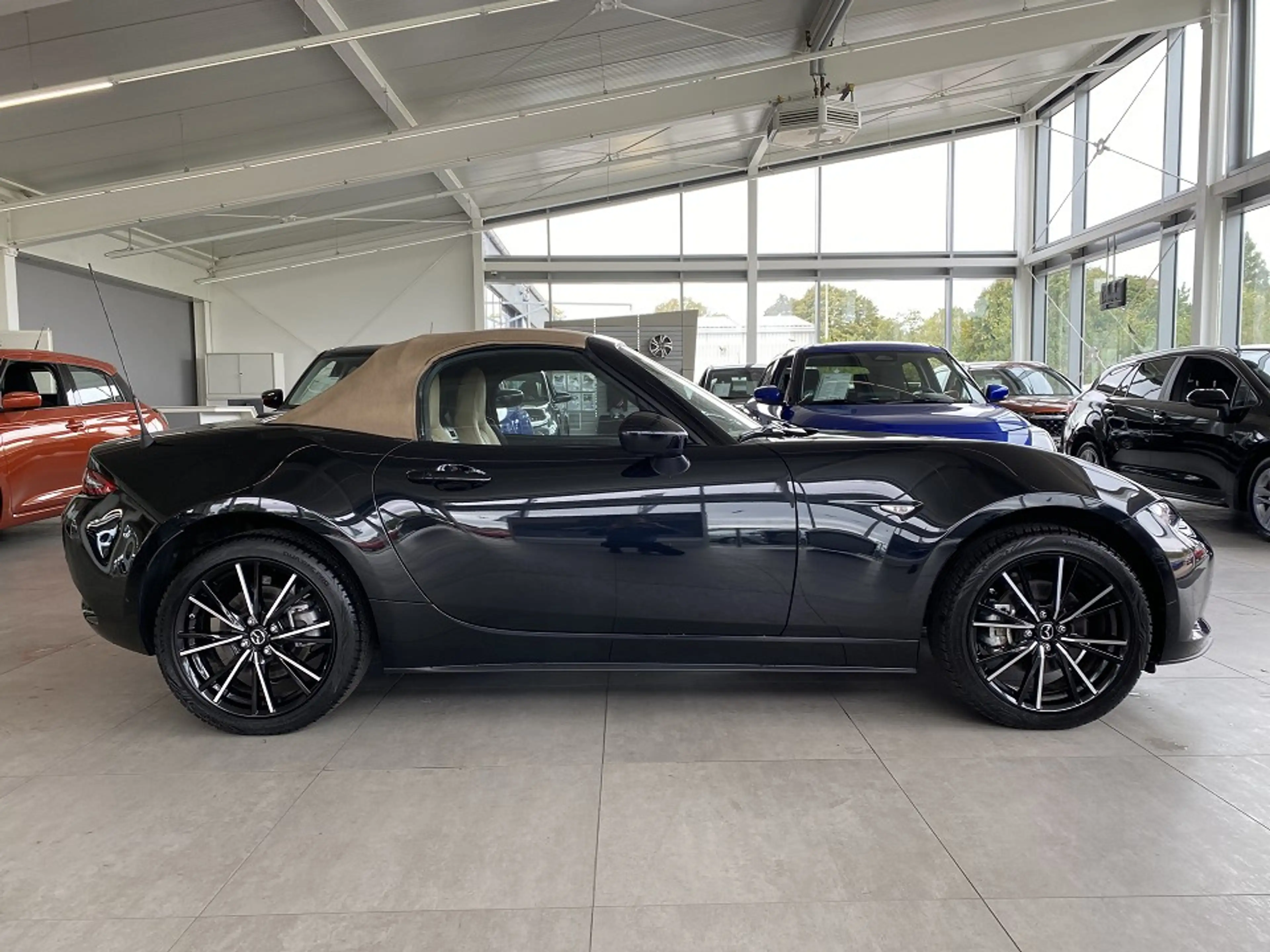 Mazda MX-5 2.0 Kazari BOSE NAVI NAPPALEDER — photo 7