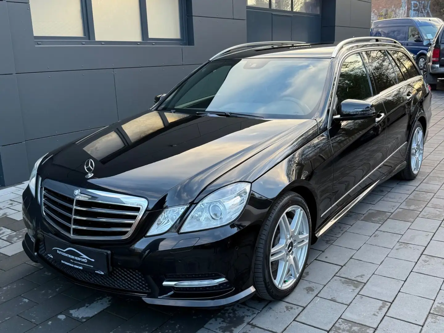 Mercedes-Benz E 350 CGI T V6 AMG Line BlueEfficiency AHK Nero - 1