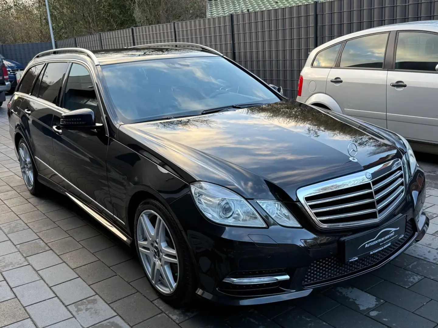 Mercedes-Benz E 350 CGI T V6 AMG Line BlueEfficiency AHK Nero - 2