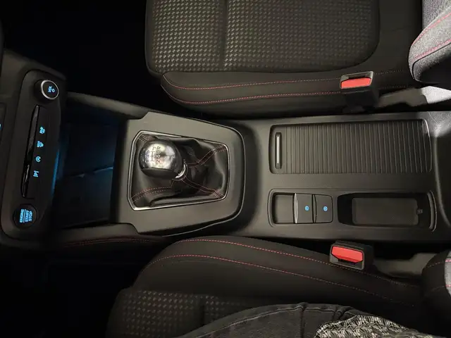 Ford Focus view 9
