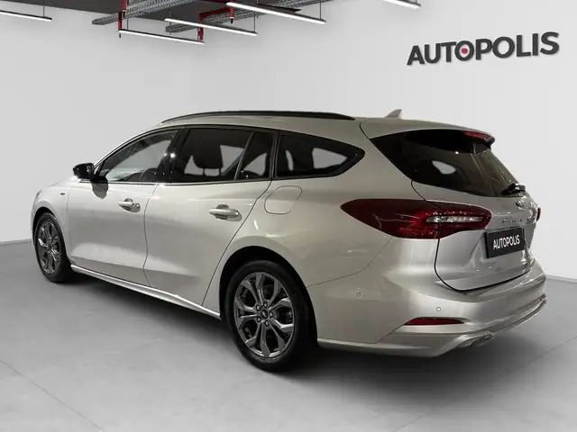 Ford Focus view 12