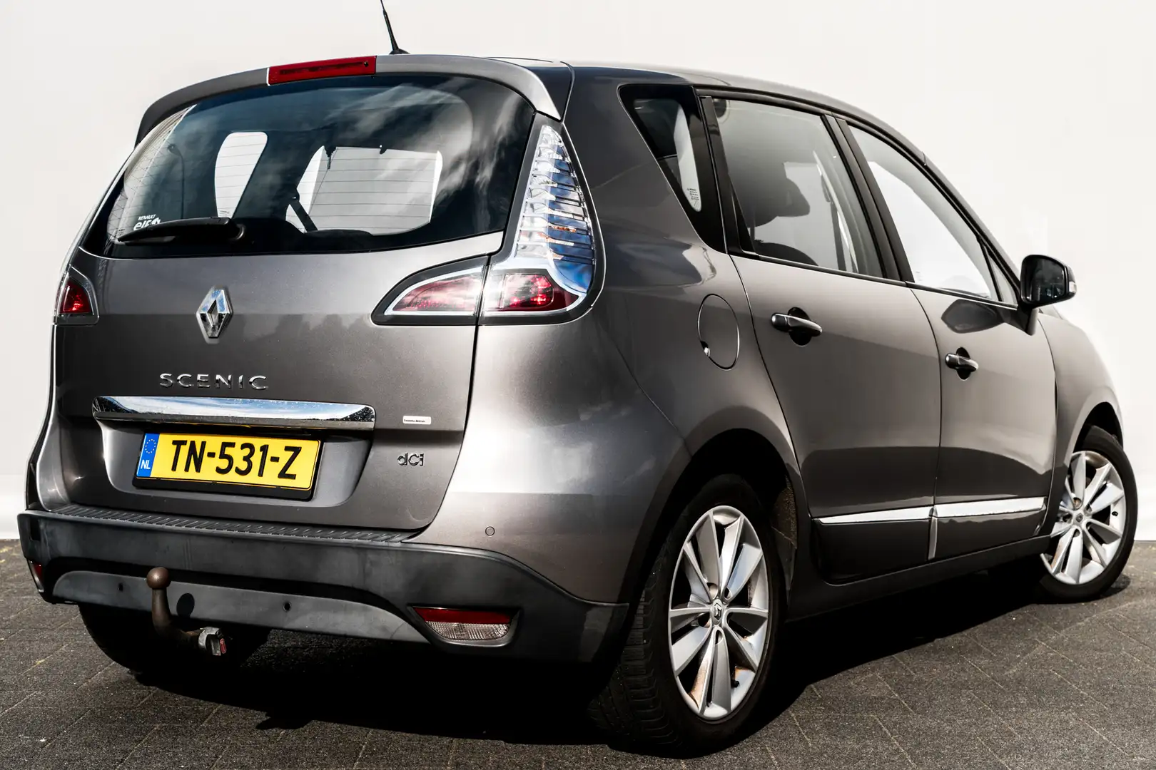 Renault Scenic 1.5 dCi 110 Pk Automaat Bose I Zwart Leder I Afn. Grijs - 2