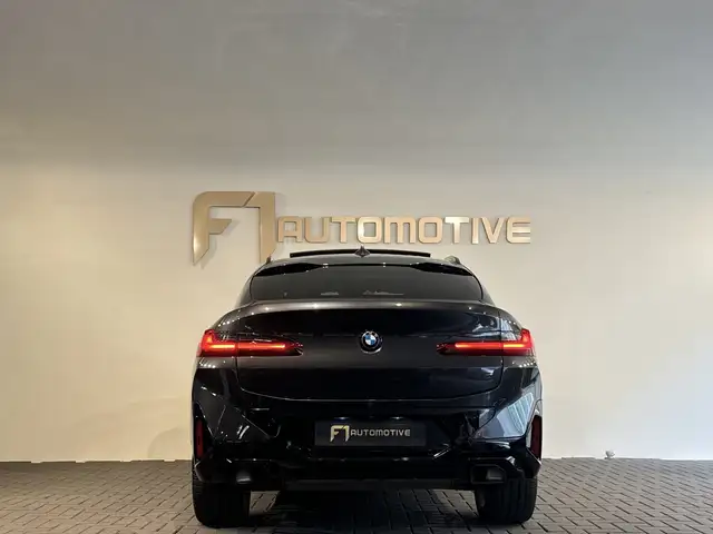 BMW X4 view 5