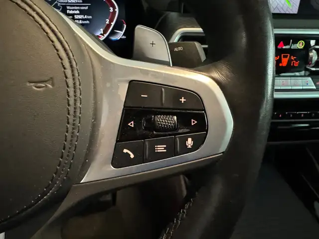 BMW X4 view 11