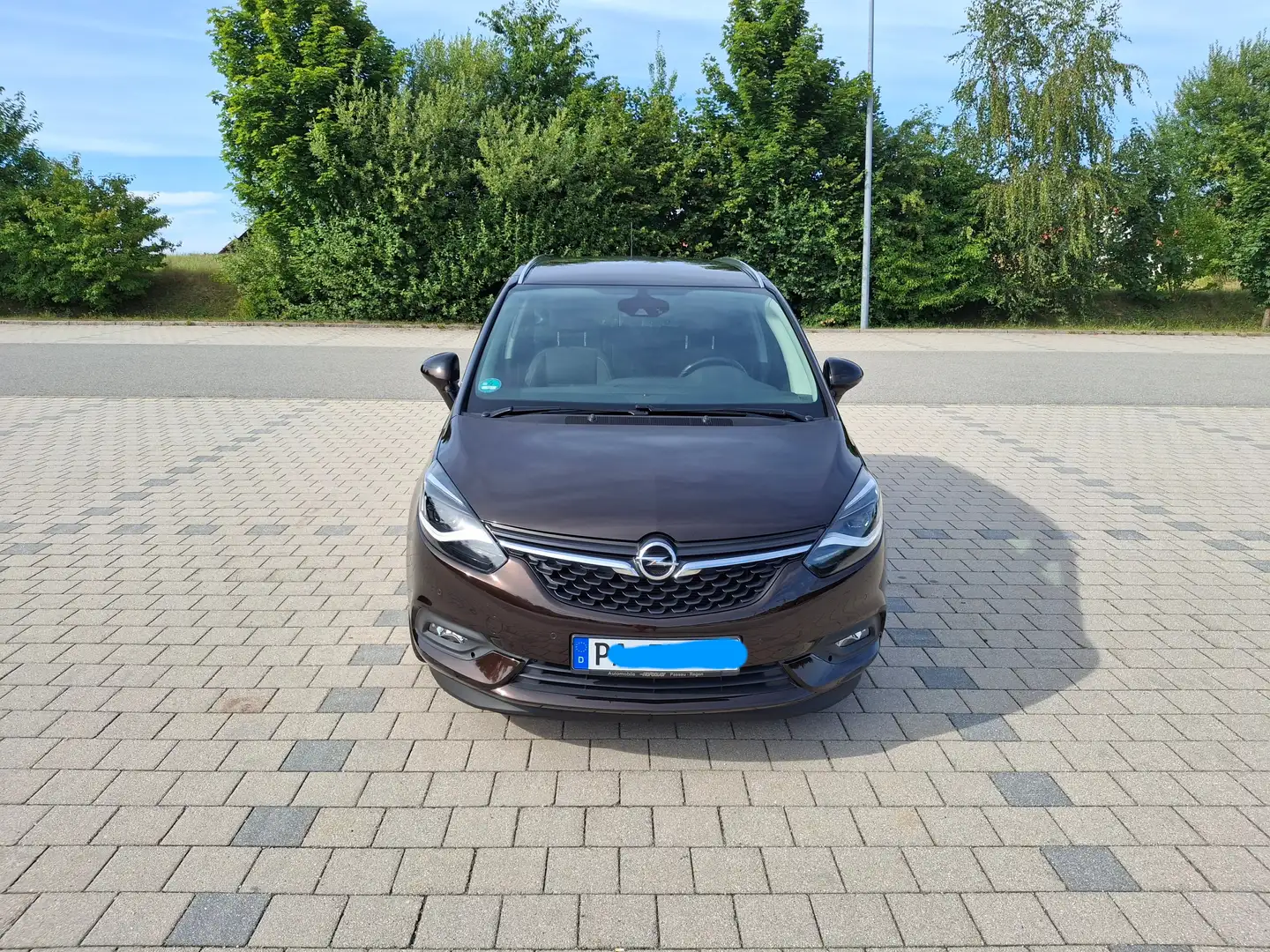 Opel Zafira Tourer Zafira Tourer 1.6 Turbo Innovation 200 PS 1.Hand Brun - 2