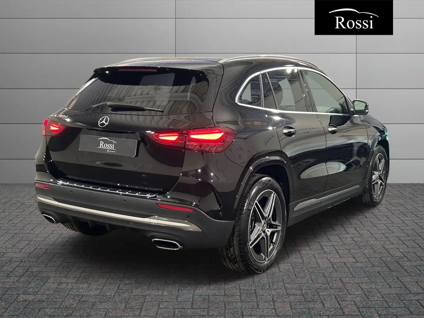 Mercedes-Benz GLA 200 d Automatic Negru - 2