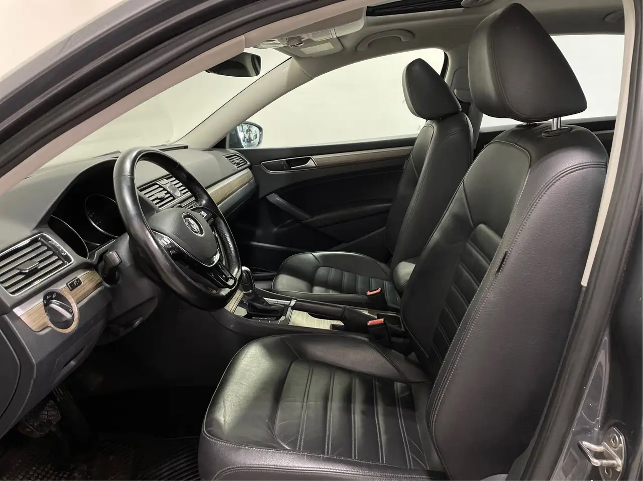 Volkswagen Passat снимка Volkswagen Passat