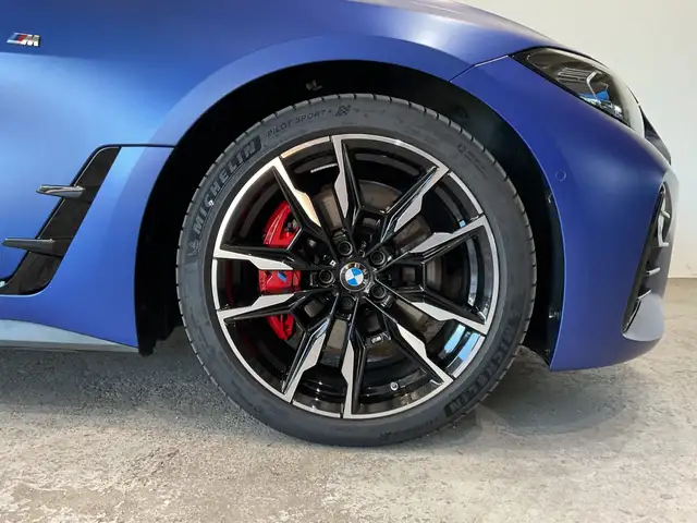 BMW 4 Series view 9