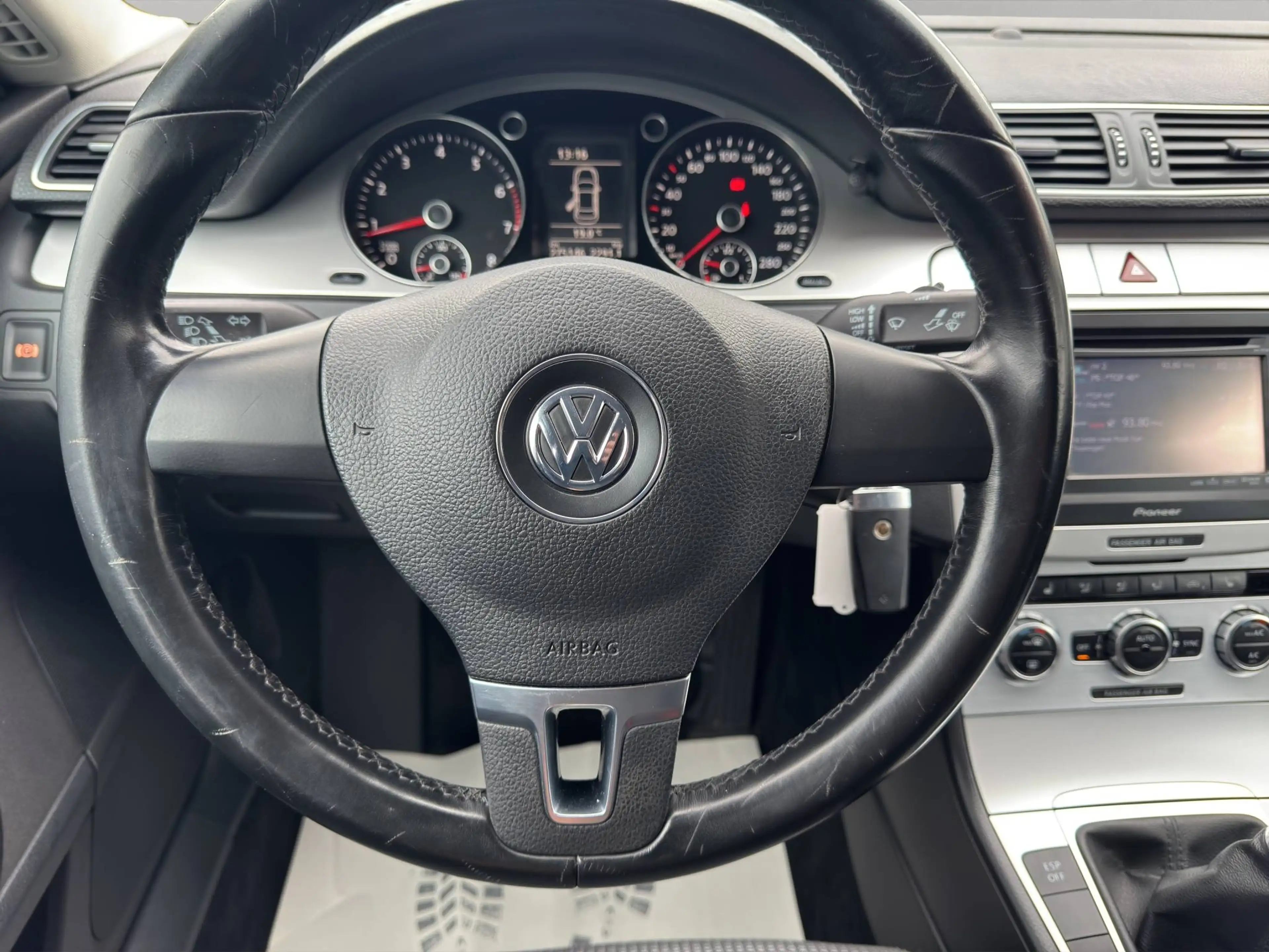 Volkswagen Passat CC R Line PDC AHK 8Fach — photo 13