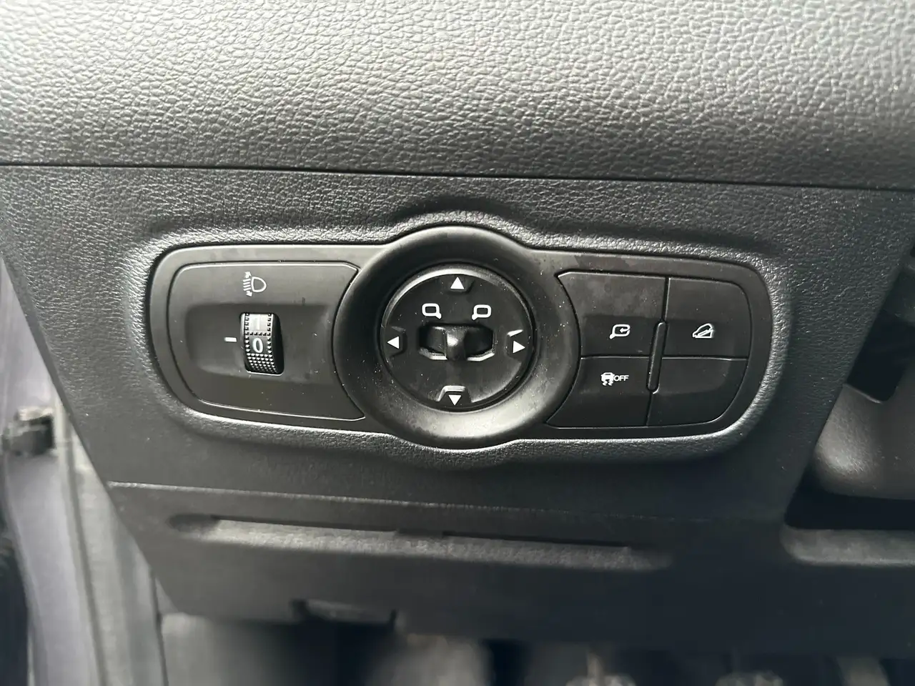 DR Automobiles DR4.0 1.5 16