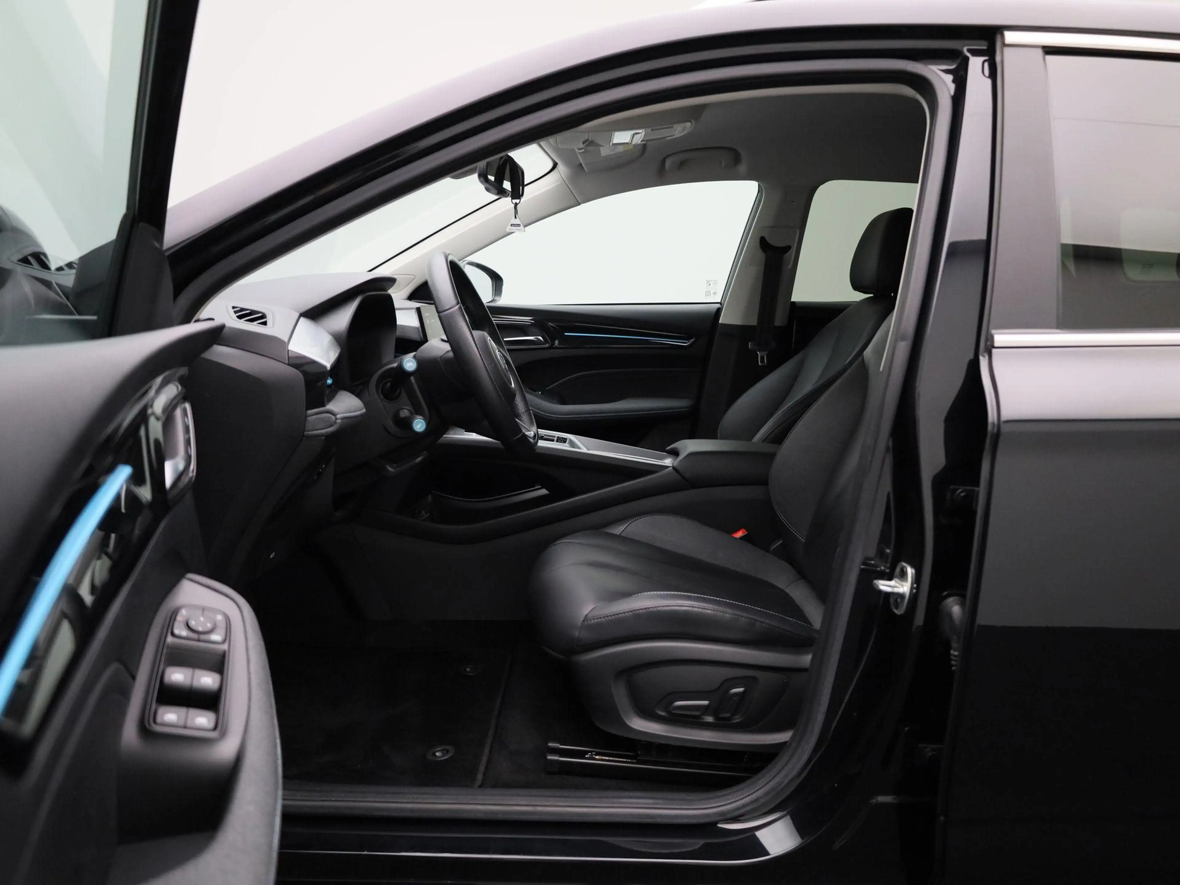 MG MG5 Electric Long Range Luxury 61 kWh MG 5 Long Range — photo 9