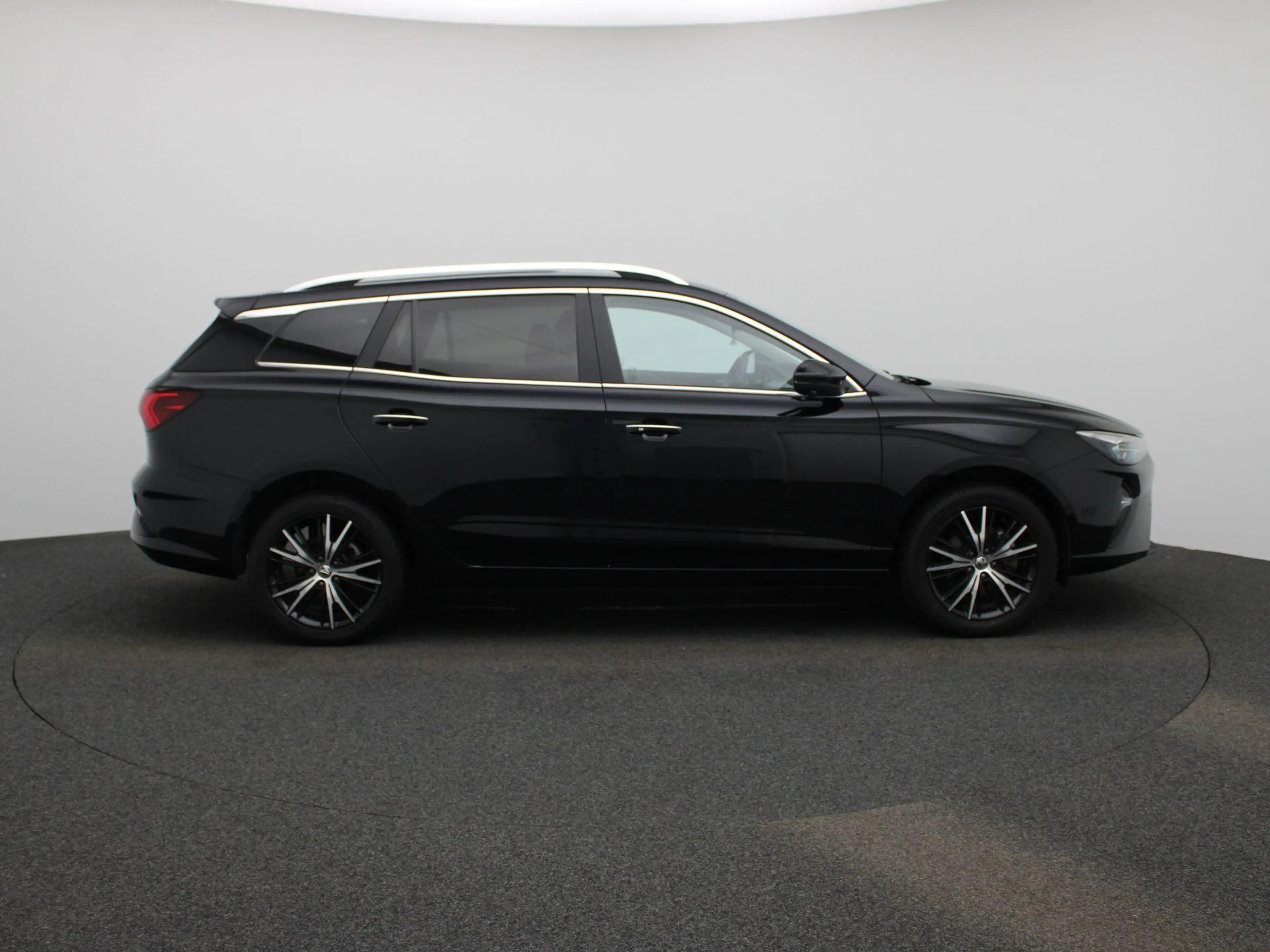 MG MG5 Electric Long Range Luxury 61 kWh MG 5 Long Range — photo 6
