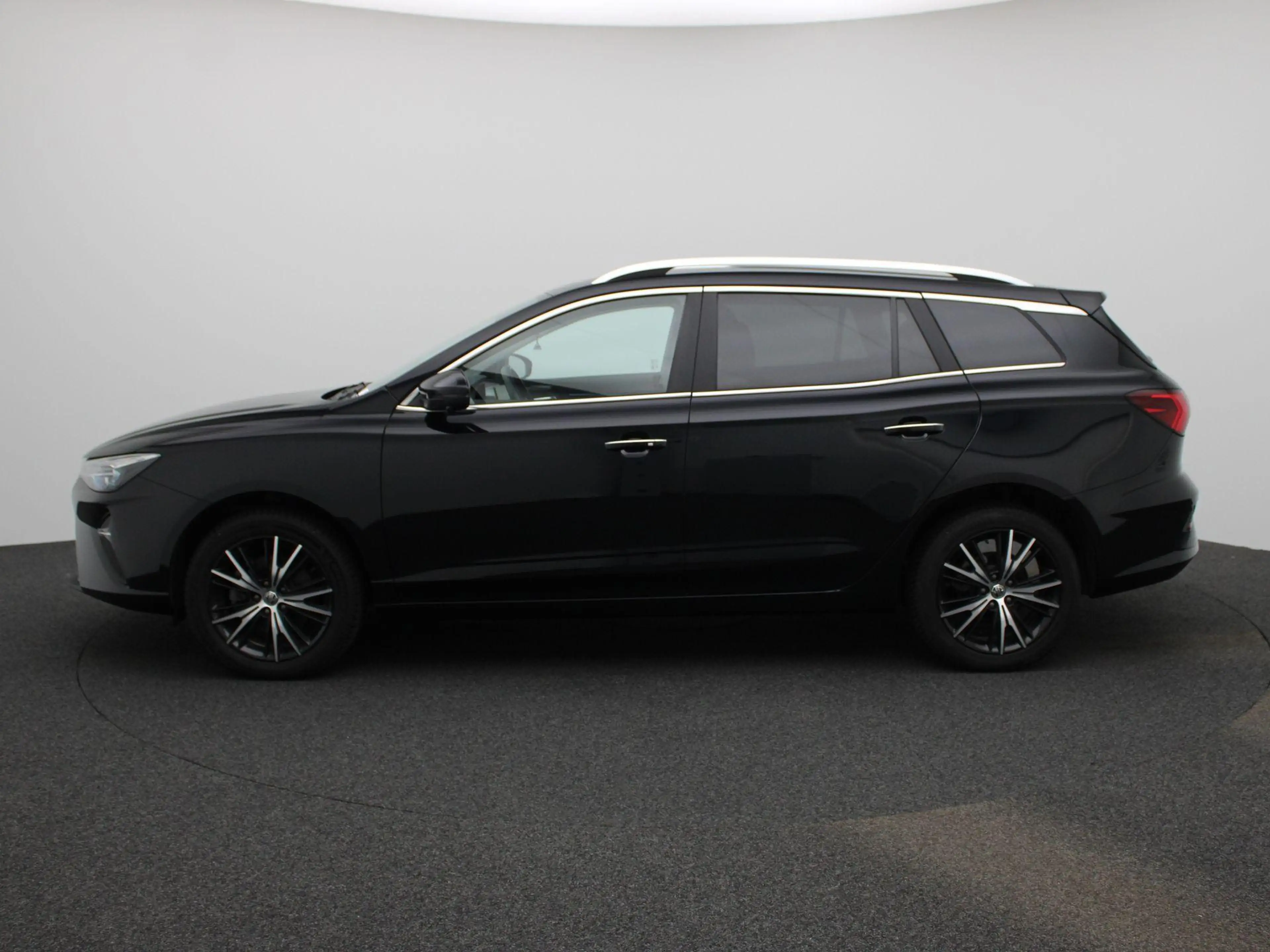 MG MG5 Electric Long Range Luxury 61 kWh MG 5 Long Range — photo 4