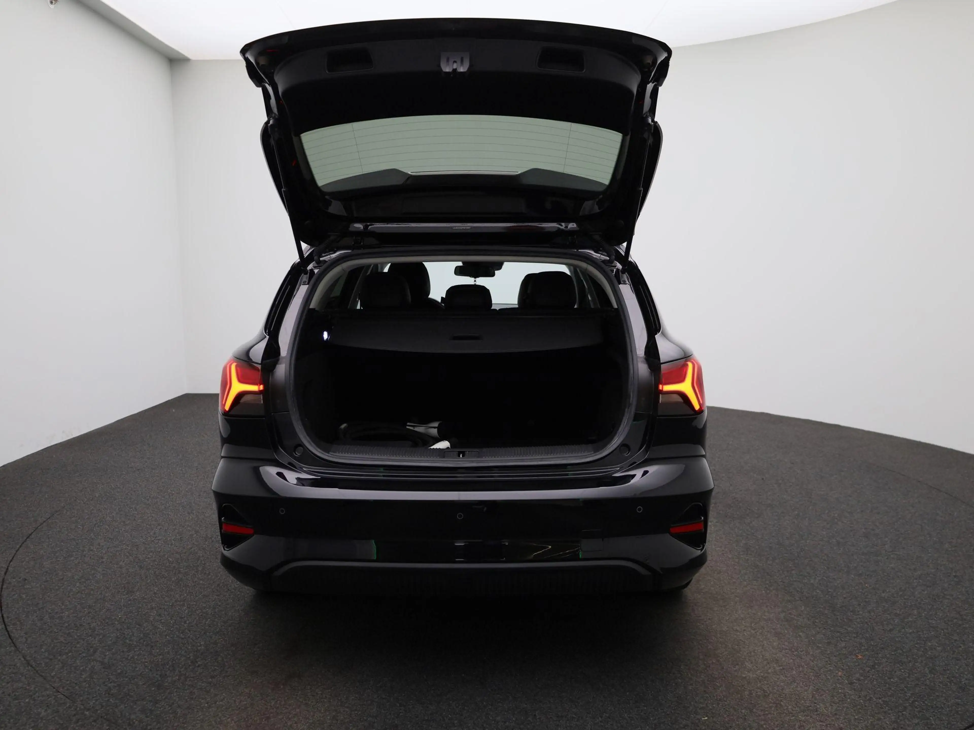 MG MG5 Electric Long Range Luxury 61 kWh MG 5 Long Range — photo 11