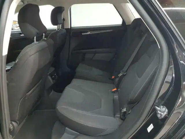 Ford Mondeo view 13