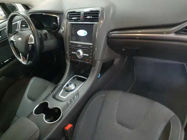 Ford Mondeo view 9