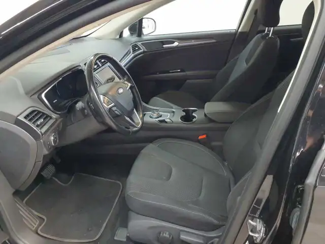 Ford Mondeo view 7
