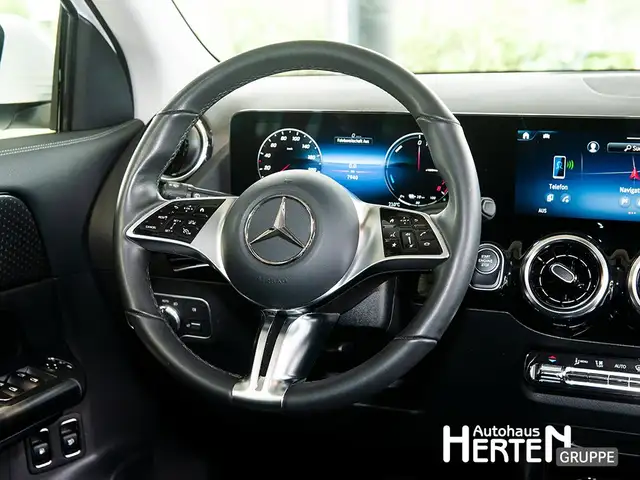 Mercedes-Benz Gla view 7
