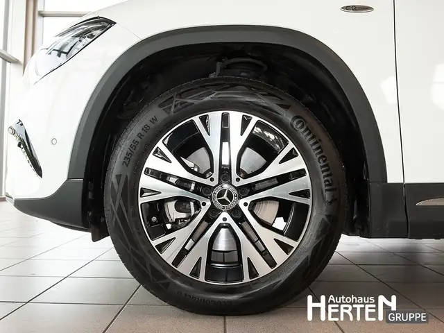Mercedes-Benz Gla view 5
