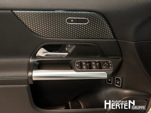 Mercedes-Benz Gla view 9