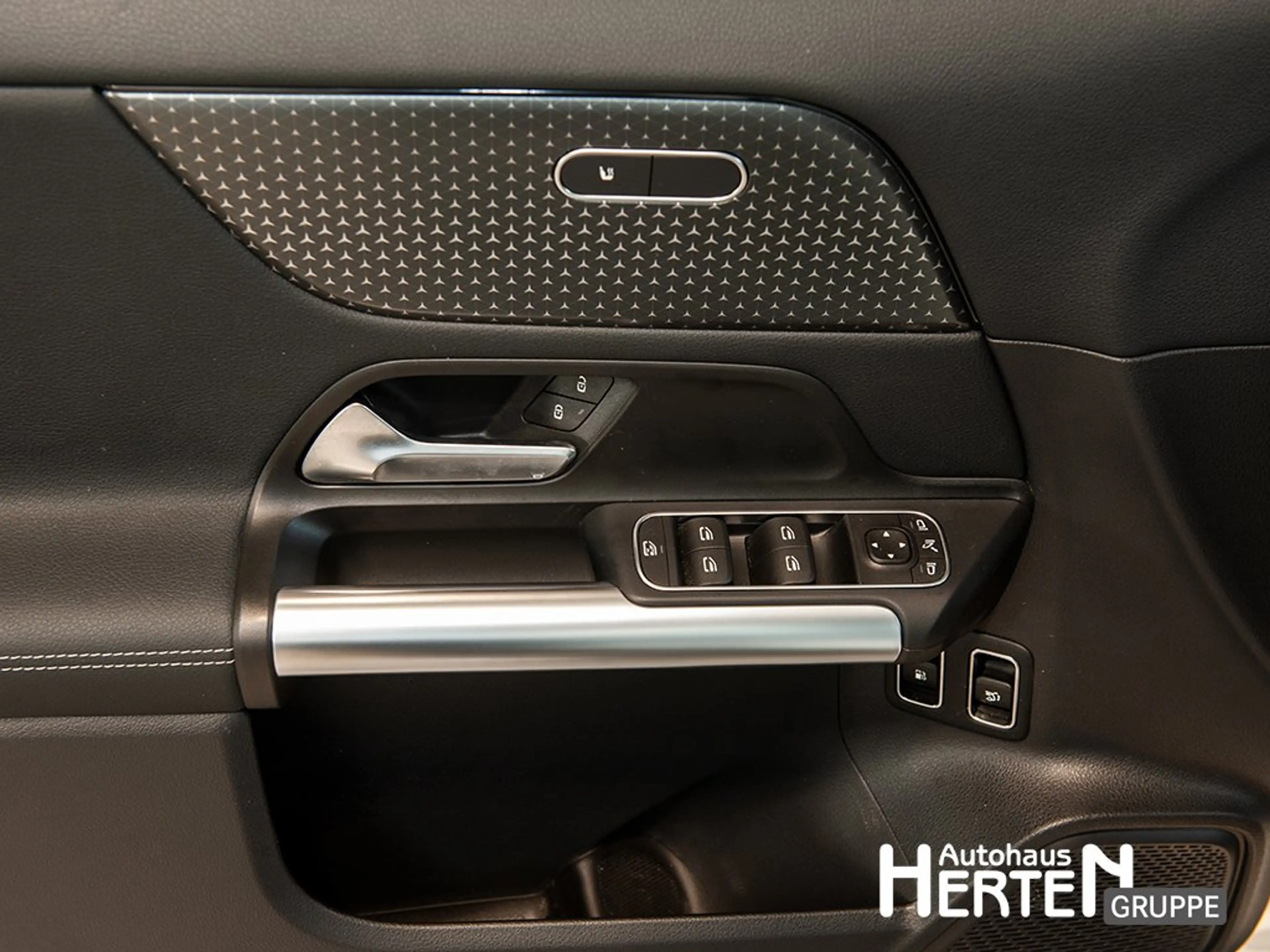 Mercedes-Benz GLA 250 e+PROGRESSIVE ADVANCED+360°+AC-11KW+LED+ — photo 9