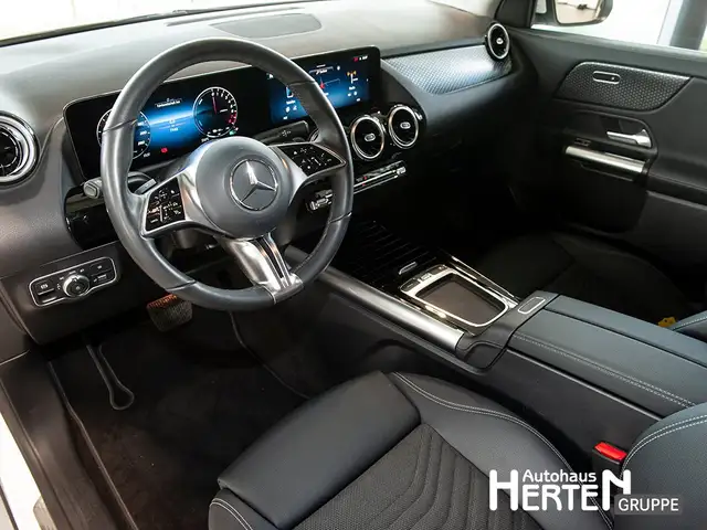 Mercedes-Benz Gla view 8