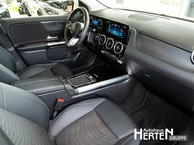 Mercedes-Benz Gla view 6