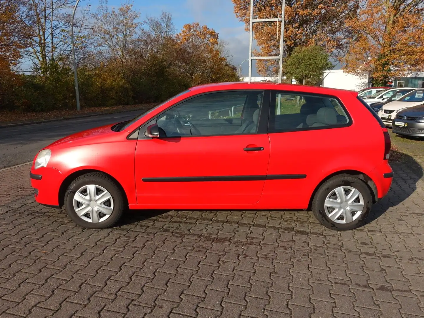 Volkswagen Polo IV Trendline mit frischem TÜV Rot - 2