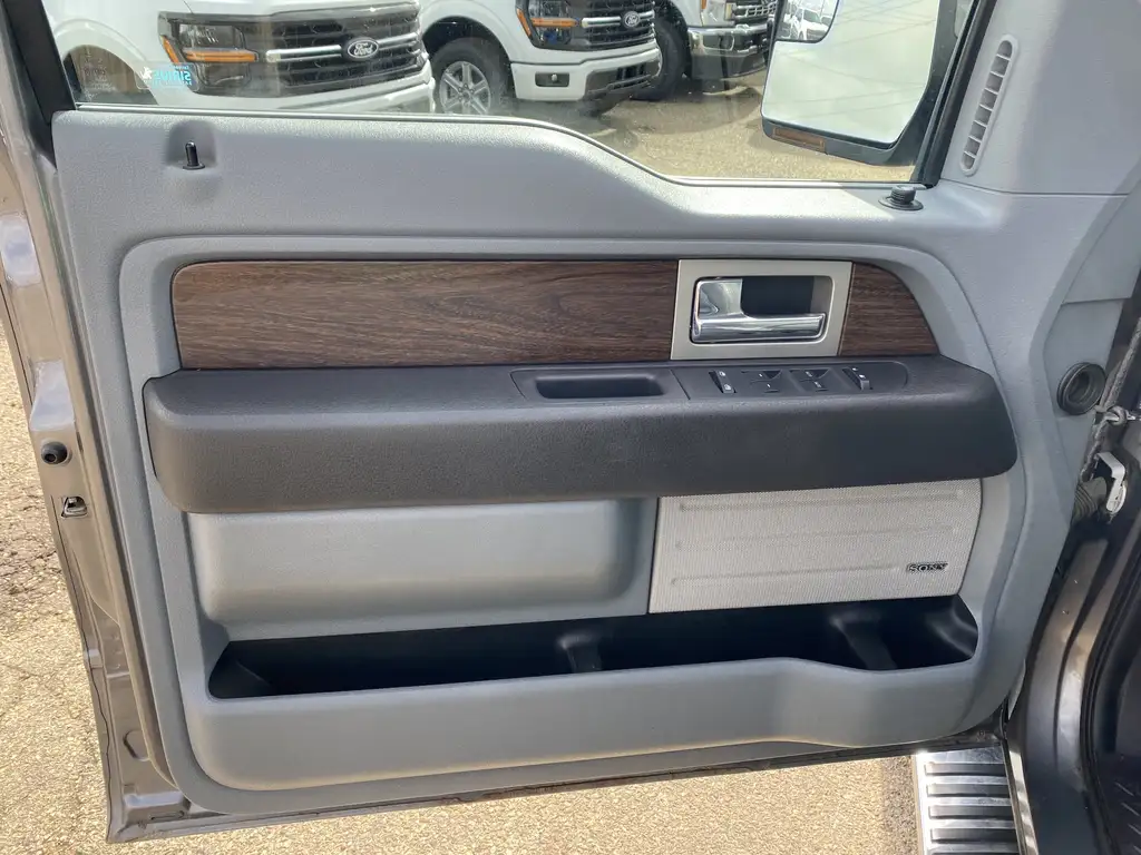2013 Ford F-150 Lariat SuperCrew 145 | 4X4 | Parking Senors | Rear — photo 7