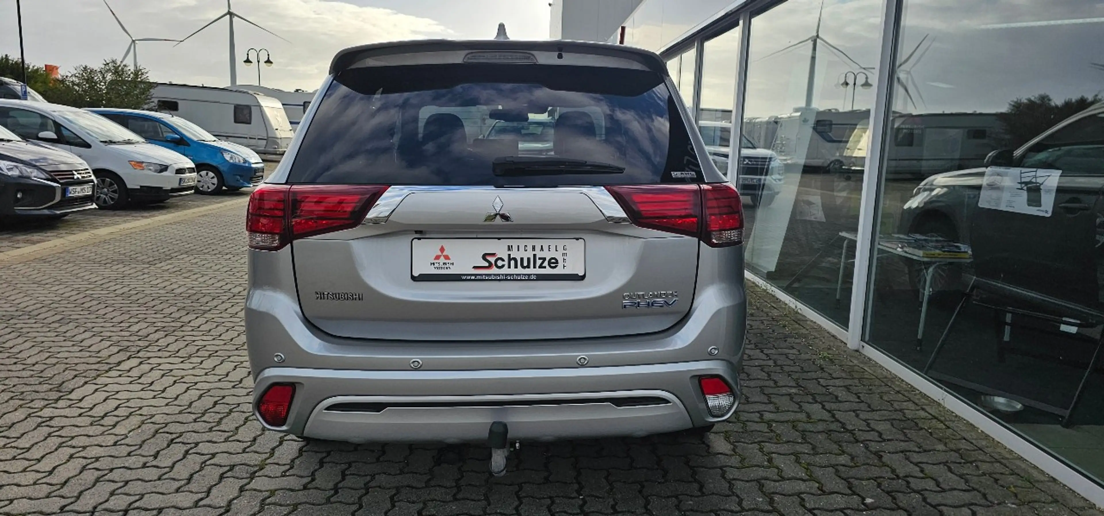 Mitsubishi Outlander Outlander Plug-in Hybrid TOP Navi 2.4 MIVEC 4WD — photo 5