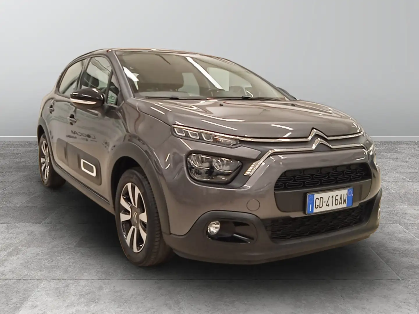 Citroen C3 1.2 PureTech Shine Grau - 1