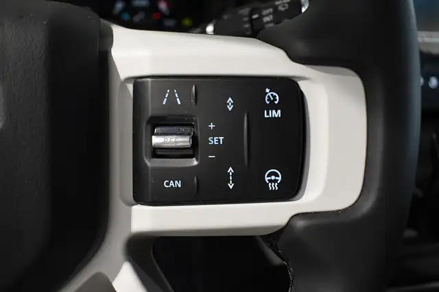 Land Rover Defender 110 D200 AWD S Ansicht 18