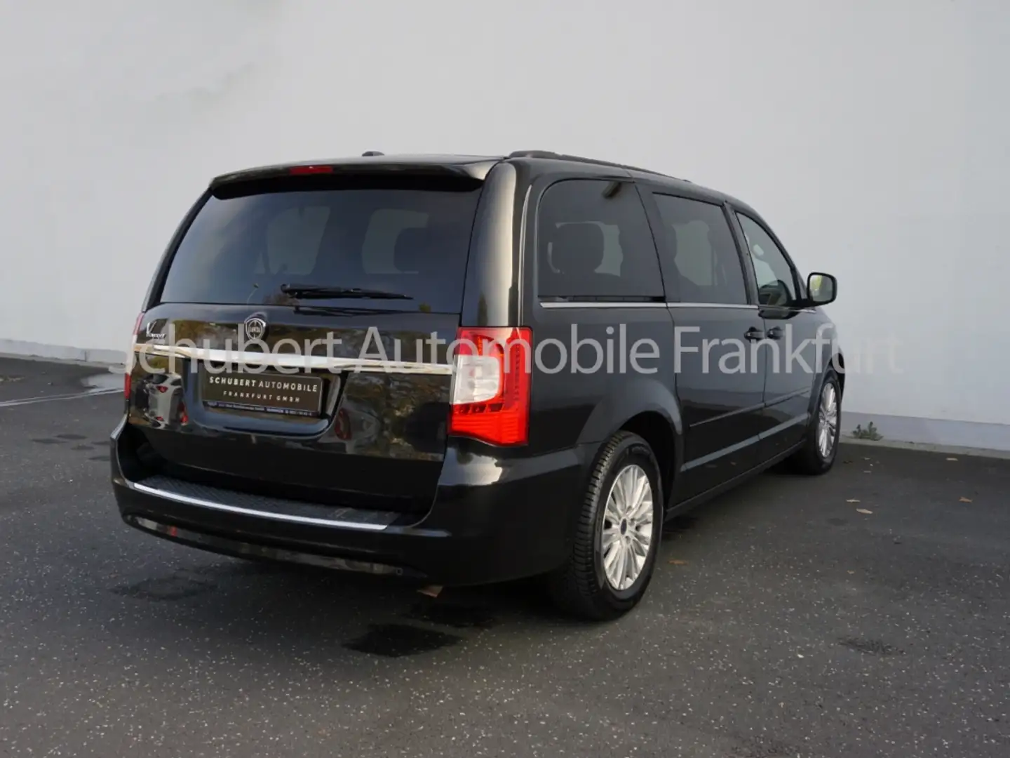 Lancia Voyager Silver 2.8 CRD 7-Sitzer Negro - 2