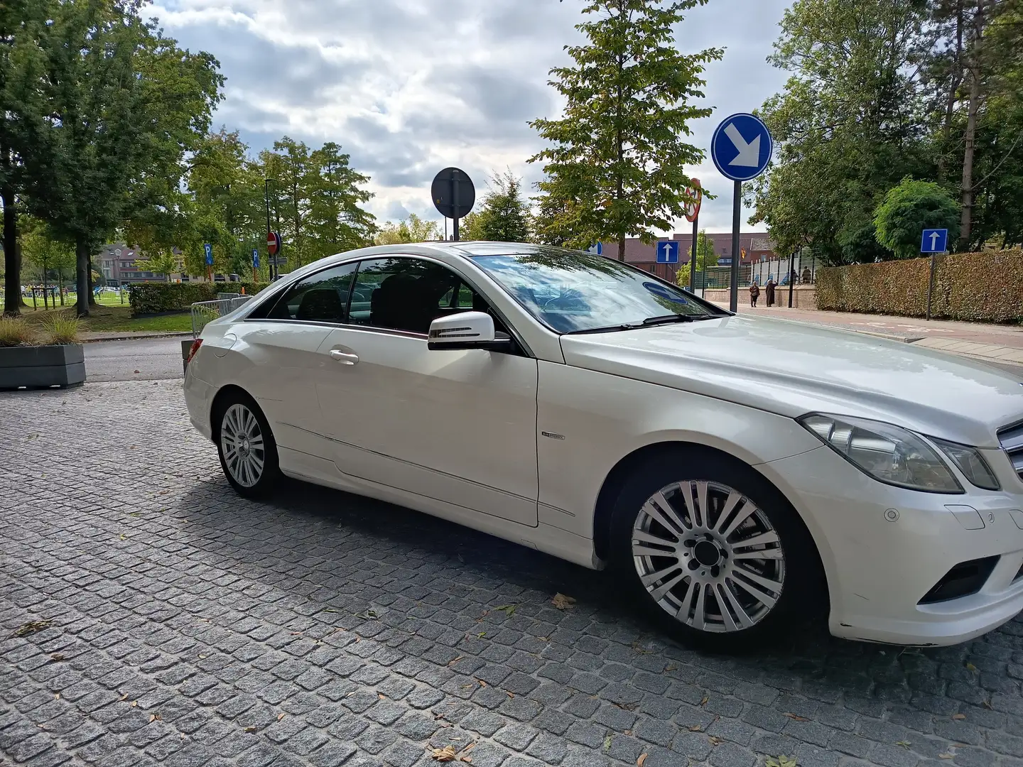 Mercedes-Benz E 350 COUPE E 350 CDI BE Avantgarde*Full options* Export Blanc - 1